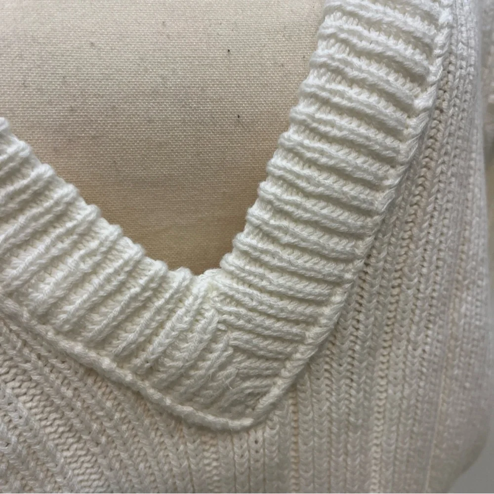 In Between Women White Knit Sweater Size S Oversized‎